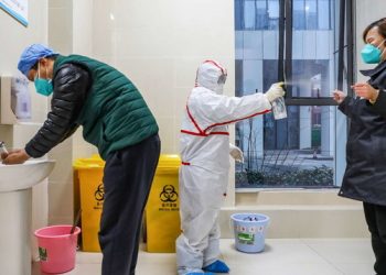 Çifti kinez i dyshuar me “coronavirus” në Kroaçerën me 7000 turistë në Itali! Priten rezultatet e analizave