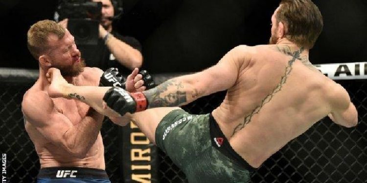 Rikthehet pas 15 muajsh dhe fiton për 40 sekonda, McGregor: Do ti marr të gjithë me radhë