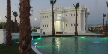 “Resorti ishte luks në mes të askundit, nuk e gjeje as me GPS”, Lorenc Vangjeli rrëfen detajet e pa zbuluara nga vendi ku dyshohet se është nxjerrë trupi i pajetë i Jak Prengës