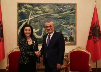 Negociatat me BE në Mars: Zbardhen detajet nga takimi ‘kokë më kokë’ mes Gramoz Ruçit dhe  ambasadores Yuri Kim
