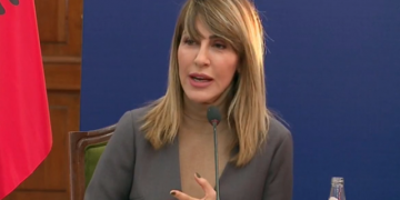 Publikohen pamjet: Tmerrohet Majlinda Bregu, niset drejt Berlinit me maskë sigurie