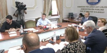 PS “gozhdon” Metën, nisin procedurat për t’i rrudhur kompetencat, pas 3 shkurtit presidenti asnjë shans të bllokojë betimin e gjyqtarëve