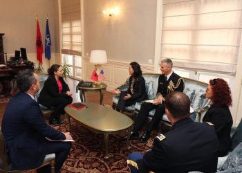 Ambasadorja e SHBA e nis misionin në Shqipëri me masat kundër Iranit dhe Rusisë, u çon tjetër mesazh armiqve të reformës në drejtësi