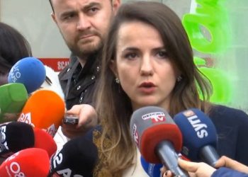 PD-PS i prishin planet Metës për të zbritur në rrugë kundër qeverisë: Referendumi bëhet pjesë e komisionit të reformës zgjedhore