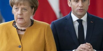 ‘Përplasen’ Merkel dhe Macron? Prestigjiozja britanike flet për përçarjen mes dy liderëve: Shqipëria dhe Maqedonia e Veriut po i fusin në ‘luftë’ civile!
