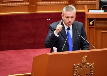 Befason Myslim Murrizi: Shqipëria do të kthehet në një azil për pleqtë e vendeve të tjera!