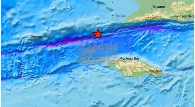 Tërmet me magnitudë 7.7 në Xhamjka, dalin videot e frikshme si u përjetua në plazh