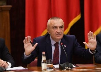 A është Meta i trembur nga shkarkimi?!  Del hapur kundër reformës: Sulmon Dvoranin, Ramën dhe Parlamentin në shkresën për Venecian