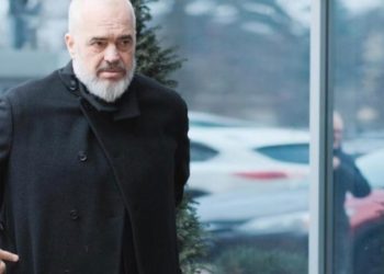 Si arritën “Sardelet” italiane të mundnin Salvinin dhe mësimi i tyre në Shqipëri