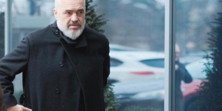 Si arritën “Sardelet” italiane të mundnin Salvinin dhe mësimi i tyre në Shqipëri