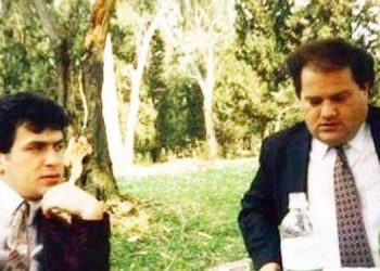 14 arsye, pse ambasadorja amerikane s’duhet të takohet me modelin Berisha?