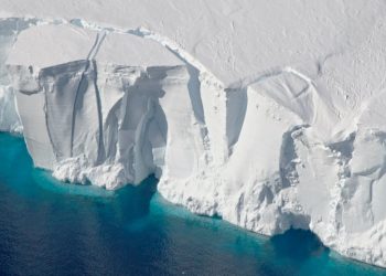 Kjo është akullnaja që mund të “fundosë” botën (Foto)