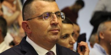 Artan Hoxha zbulon si i “ra në dorë” videoja e ku akuzohet kryebashkiaku i Bulqizës