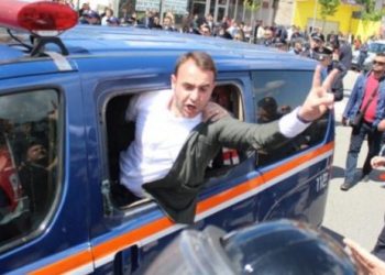 Çuni i Fahriut: Duhet ta shkatërrojmë Ramën, ta largojmë dhe zhbëjmë sa më shpejt