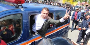 Çuni i Fahriut: Duhet ta shkatërrojmë Ramën, ta largojmë dhe zhbëjmë sa më shpejt