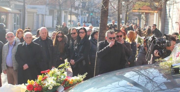 “Djali im, mos më lër”! Për çfarë i lutej bashkëshortja të madhit Xhevdet Ferrit?! Bulku: Ja rolet më të bukura të Xhodës, kush ishin miqtë e tij