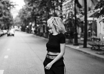 Dhuroji një biletë vetëm vajtje, atyre që duan të dalin nga jeta jote