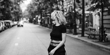 Dhuroji një biletë vetëm vajtje, atyre që duan të dalin nga jeta jote