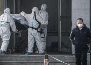 “Coronavirus” përhapet me shpejtësi, shtohen të prekurit nga virusi misterioz