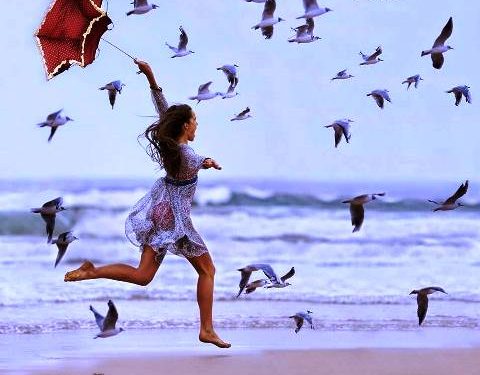 Shkrimtari i madh: Sa më pak persona ta dinë që je i lumtur, aq më shumë zgjat lumturia