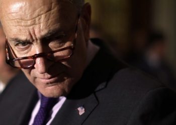 Situata pas “impeachment”: Schumeru thirrje 74 inspektorëve të përgjithshëm të hetojnë hakmarrjen kundrejt dëshmitarve kundër Trump