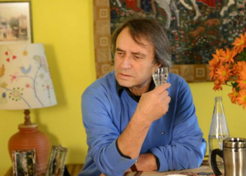 Përse kjo harresë?! Dje aktori brilant i kinemas Mevlan Shanaj mbushi 75 vjeç: Edhe 100 kolos!