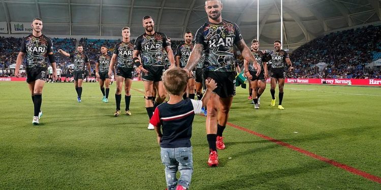 Ra pre e bullizmit, 9-vjeçari merr surprizën e radhës nga një klub “Rugby”: Online mblidhen 440 mijë dollarë