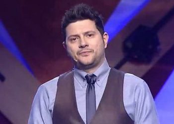 “Po të ishte 2 dy gisht burrë”, kompozitori i njohur i kthehet keq Ermal Mamaqit: E more vesh…(Foto)