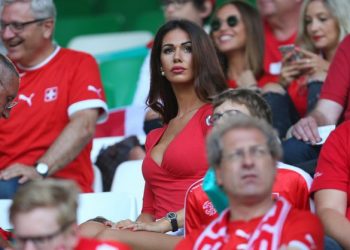 Erjona Sulejmani habit me “zbulimin” e saj: Ka shumë futbollistë që preferojnë ta “bëjnë” me njëri-tjetrin se me ne (femrat)