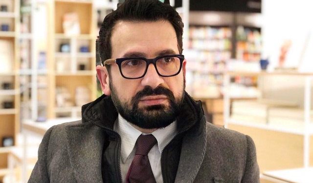 Kreshnik Spahiu publikon fotot që në mëngjes dhe i jep goditjen e fortë Presidentit Meta: Krahasojeni me skraparlliun!