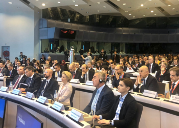 Kur do të vijnë 1.15 miliardë eurot e mbledhura nga Konferenca e Donatorëve në Shqipëri? Flet ambasadori i BE