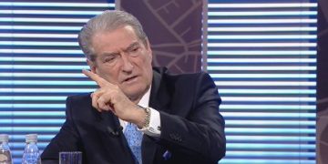 Dhëndrri i Sërbisë shfrenon imagjinatën: Rama është “peng” i Beogradit!