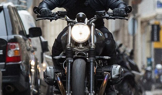 Aktori i madh “izolohet” në Itali, ndërpriten xhirimet e filmit aksion tepër të ndjekur, prej shpërthimit të epidemisë