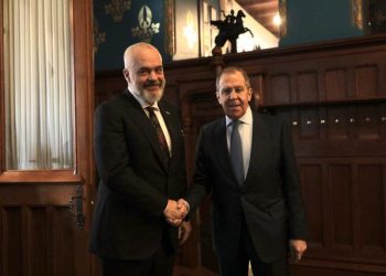 Çfarë nuk u pa nga vizita e kryeministrit në Moskë? Rama nxjerr fotot ‘pikante’ me ministrin rus!