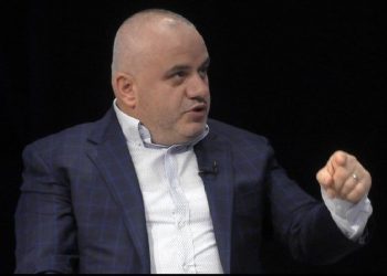 Deklarata ‘bombë’ e Artan Hoxhës: Si i shpëtoi shefi aktual i Gardës atentatit dy ditë pas vrasjes së Azem Hajdarit dhe mina me telekomandë që i ndërroi mendjen Ramës