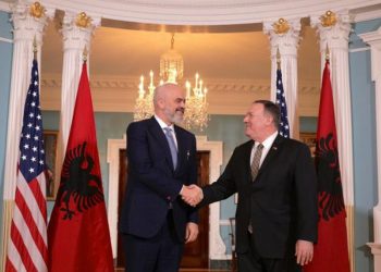 “Zëri i Amerikës” zbardh detajet nga takimi mes Ramës dhe Pompeo-t në DASH: Ja çfarë diskutuan