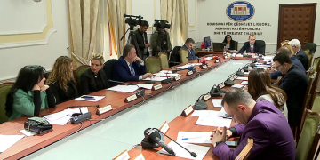 Presidenti asnjë shans të bllokojë reformën! Mazhoranca i “lidh duart” Metës: Miratohen ligjet që i heqin betimin e gjyqtarëve