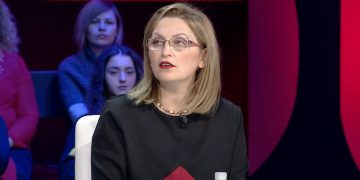 Voltana e shqetësuar sepse e ka ndaluar tre herë policia mjetin e saj duke ardhur në Tiranë