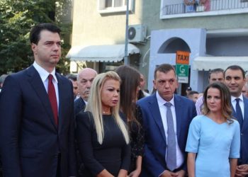 Drejtësi apo tallje: “Gruaja e Azem Hajdarit do gjykojë “lobistin” Lulzim Basha! Revoltohet gazetari i njohur dhe lëshon paralajmërimin e fortë…