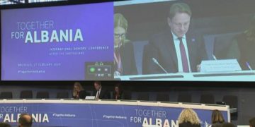 Kalohen të gjitha pritshmëritë, ja çfarë shkruan Zëri i Amerikës për shumën rekord që iu dhurua Shqipërisë për tërmetin