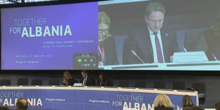 Kalohen të gjitha pritshmëritë, ja çfarë shkruan Zëri i Amerikës për shumën rekord që iu dhurua Shqipërisë për tërmetin