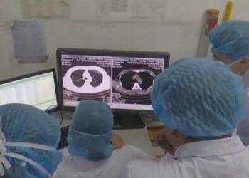 Deklarata tronditëse e ekspertit amerikan të bioterrorizmit: Koronavirusi lindi në një laborator ushtarak, është një armë vdekjeprurëse, ja si u përhap