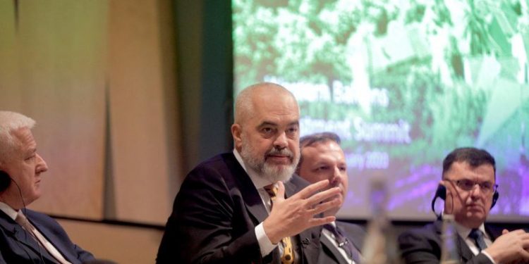 Edi Rama i vendosur: Nuk do të ketë mini, por shengen të plotë në Ballkan, do të heqim barrierat e lëvizjes për njerëzit dhe kapitalet