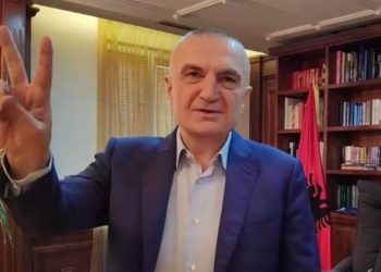 Meta josh demokratët me dy gishtat lart: Bashkohuni për pranverën kuqezi, në 2 mars sovrani do protestojë kundër puçistëve