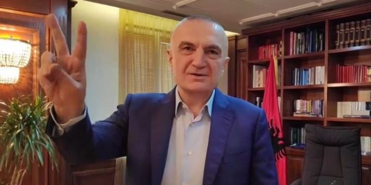 Meta josh demokratët me dy gishtat lart: Bashkohuni për pranverën kuqezi, në 2 mars sovrani do protestojë kundër puçistëve