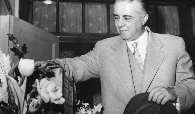Dokumenti që iu fsheh Enverit: “Unë Romano Gobbo, ju njoftoj se kam bërë testamentin në favor të heroit të madh Enver Hoxha, udhëheqës i të lavdishmes”