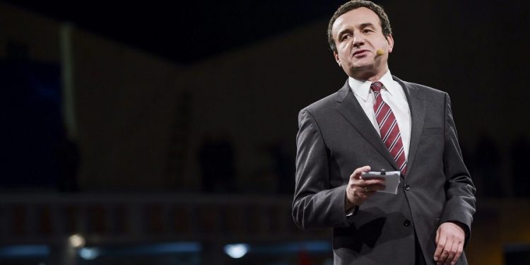 Albin Kurti përgjysmon pagat e qeverisë për një ndër shtetet më të varfër në rajon