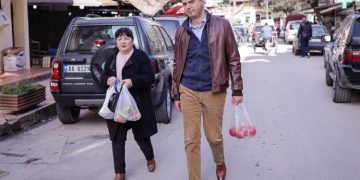 “Mos u merrni me Verën”! Demokrati i jep “shuplakën” e fortë Bashës: Nuk bëhesh dot lider, shantazhi politik që po bën është …