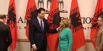 Lulzim Basha “puç” LSI-së, jep “OK” për daljen me grupim brenda koalicionit