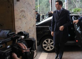 Pse nuk shkon Lulzim Basha në SHBA?! Versioni i Fates të “bllokon”: S’e ka parë të nevojshme